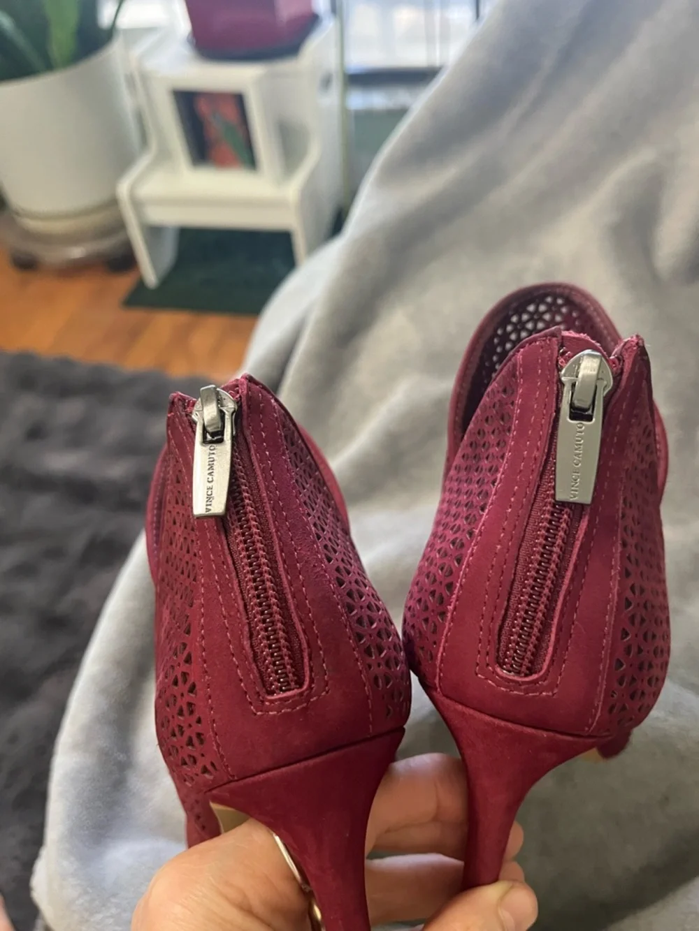 Vince Camuto Red Laser-Cut Peep-Toe Stiletto Booties Size 8.5 - Picture 14 of 17